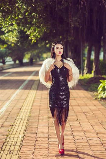 佟珊珊个人资料
