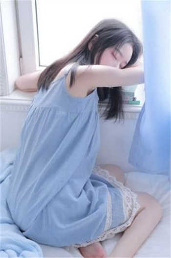 饭店里上班泡女服务员