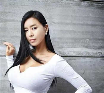 父母训练莹莹憋尿