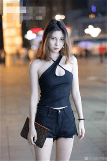 女泌尿外科医生中文1
