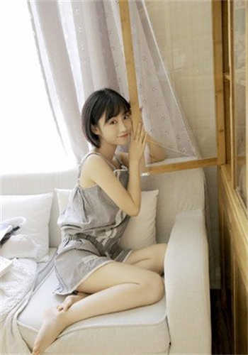 丈夫带妻子去面具派对
