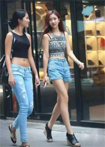 女主去寺庙上香被和尚