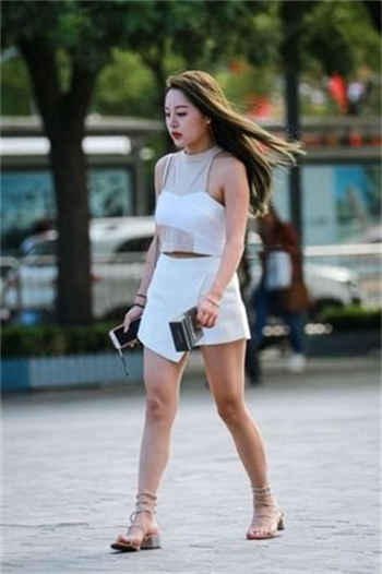 被触手入侵身体本子r18