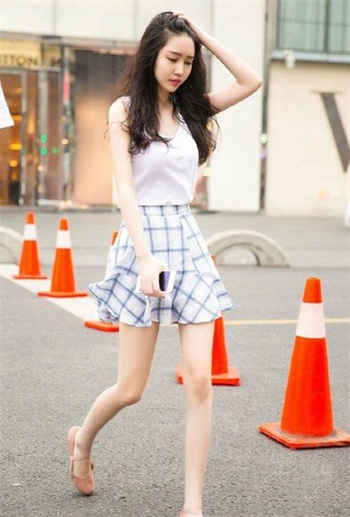 草莓t深夜放毒释放自己