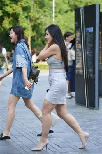 刘老师媲美75部云盘