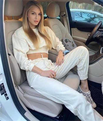 男女打扑克剧烈运动